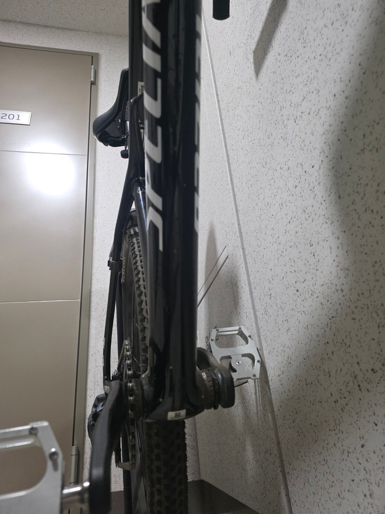 스페셜라이즈드 에픽 하드테일 MTB 베이스 L사이즈(전동 구동계, 마그페달)--5