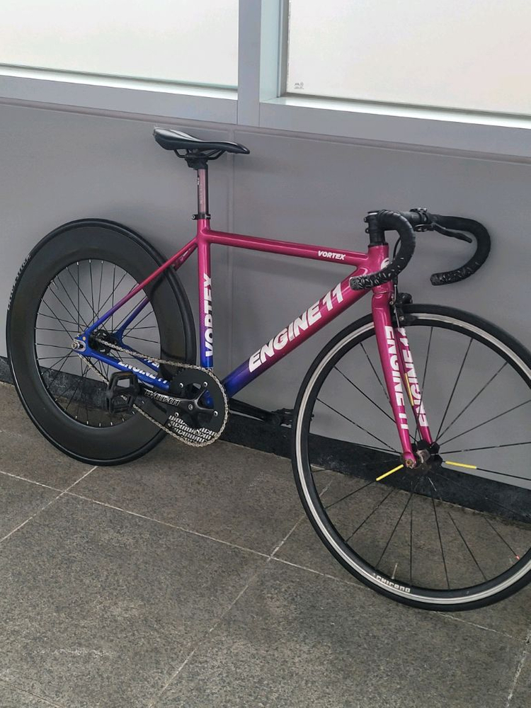 엔진11 22년식 퍼플핑크 이미지