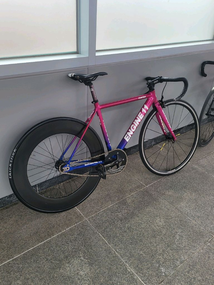 엔진11 22년식 퍼플핑크 이미지