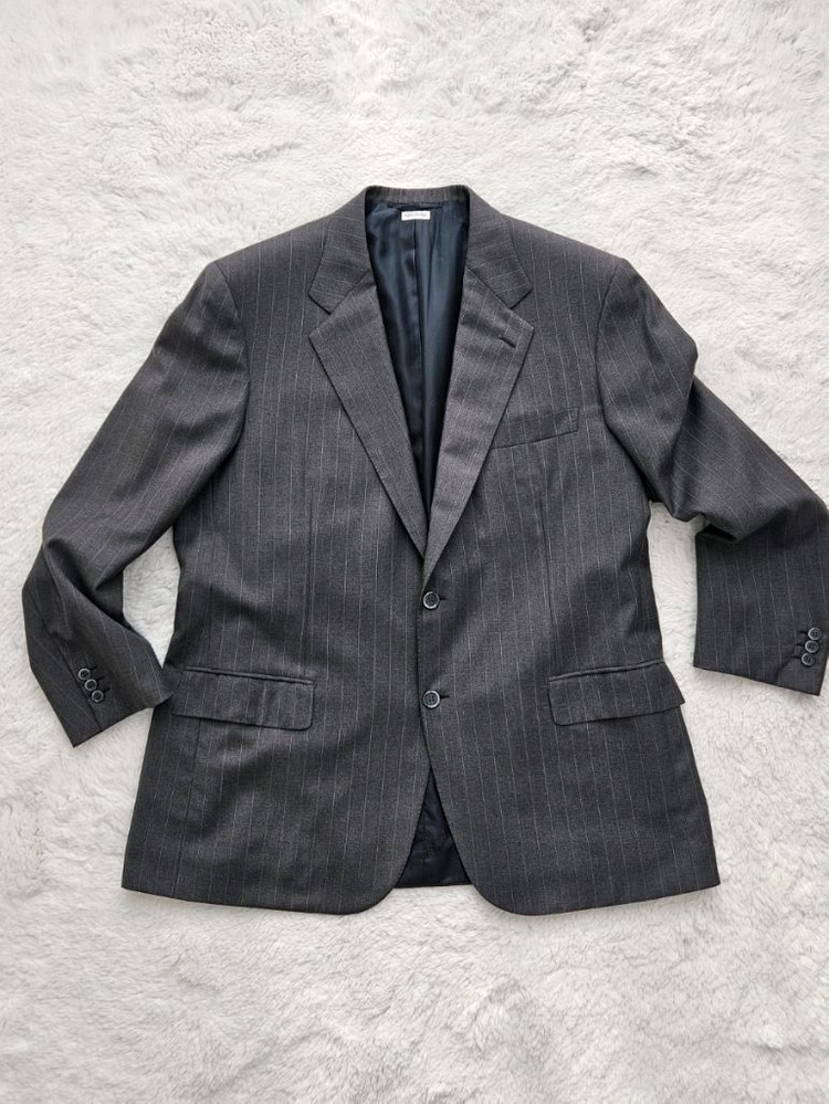 브리오니 핀스트라이프 울 블레이저 [ 로로피아나 쿠치넬리 톰포드 에르메스 루이비통 키톤 디올 ] 이미지