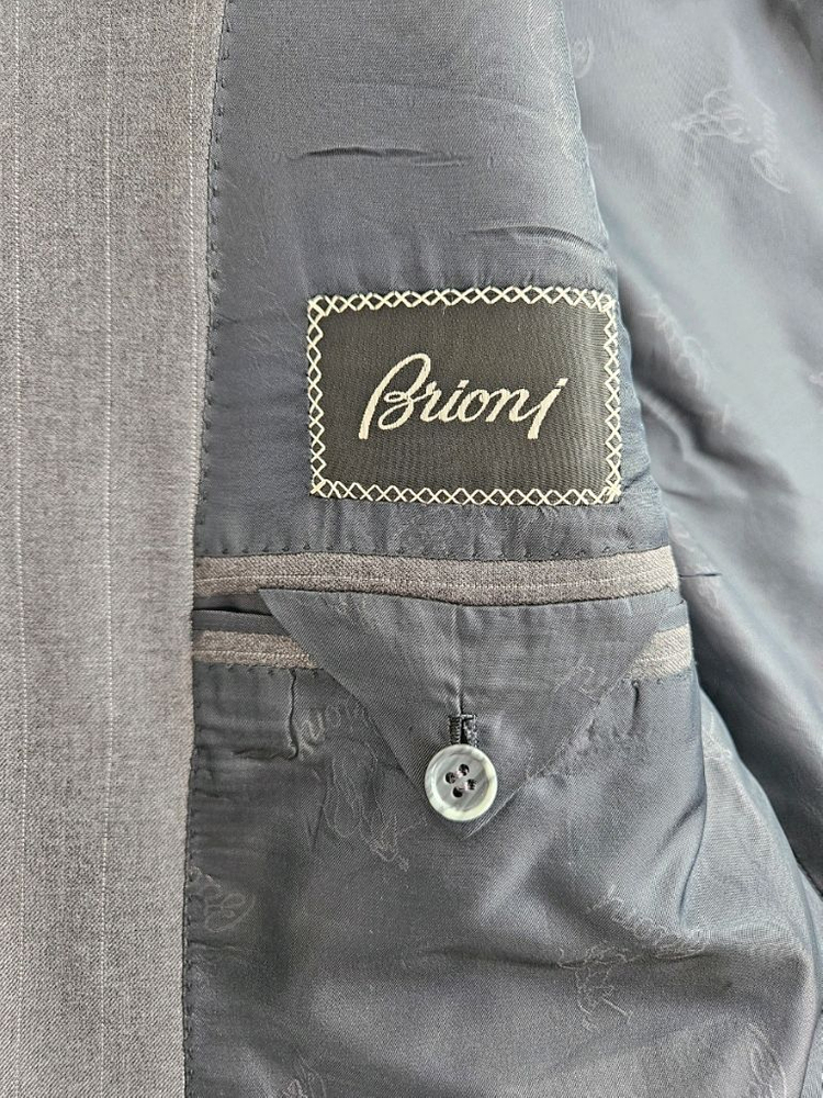 브리오니 핀스트라이프 울 블레이저 [ 로로피아나 쿠치넬리 톰포드 에르메스 루이비통 키톤 디올 ] 이미지