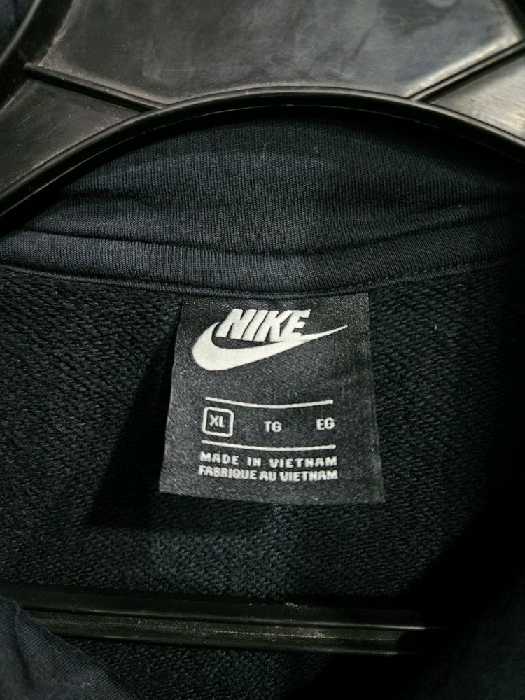 나이키 자수로고 블랙차콜 남성 105 포켓 후드티 이미지