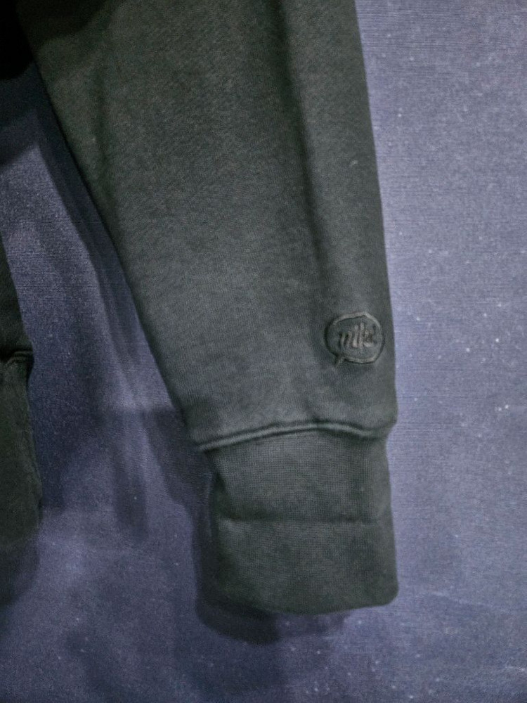 나이키 자수로고 블랙차콜 남성 105 포켓 후드티 이미지