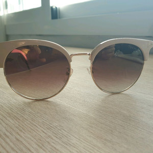 톰포드 핑크베이지 선글라스