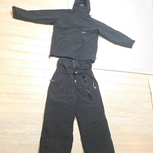 어스투 보드복 셋업 판매합니다.