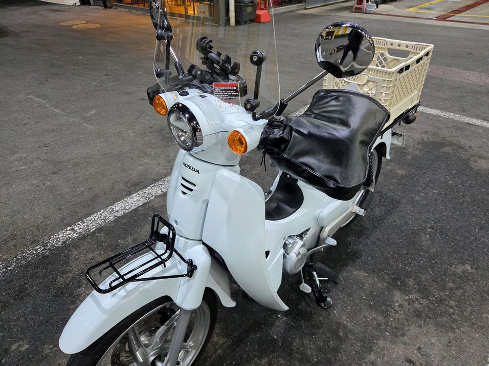 23년식 슈퍼커브110 화이트--1