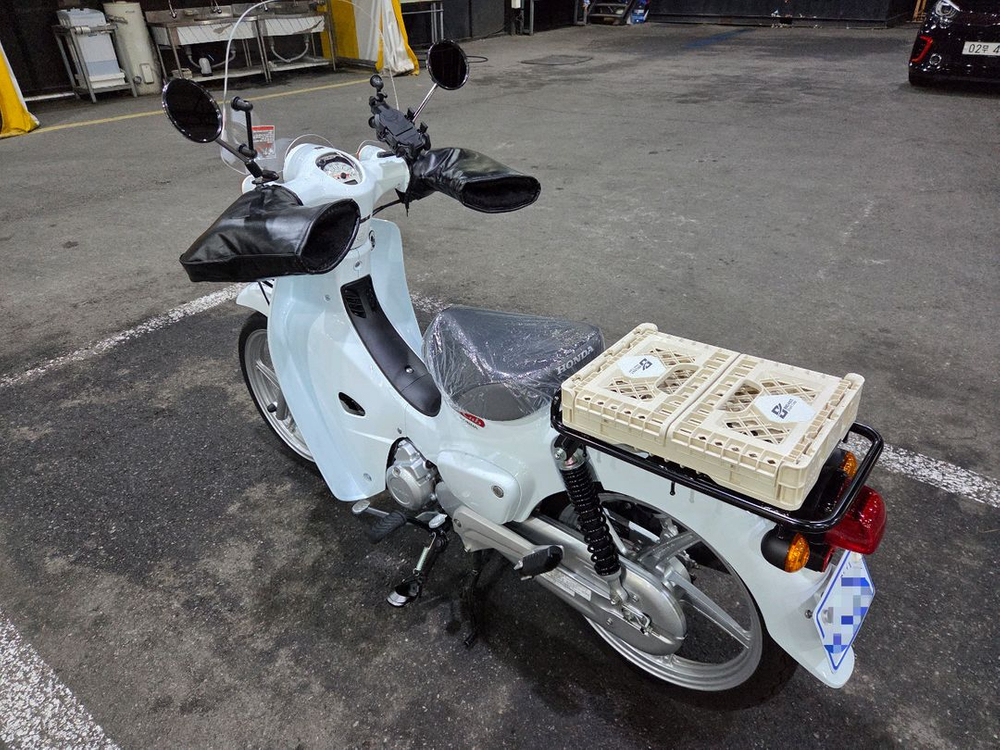 23년식 슈퍼커브110 화이트--5