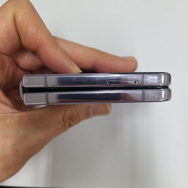 갤럭시 Z플립4 퍼플 256GB KT 센터판 액정 배터리 테두리 새거 044836--6