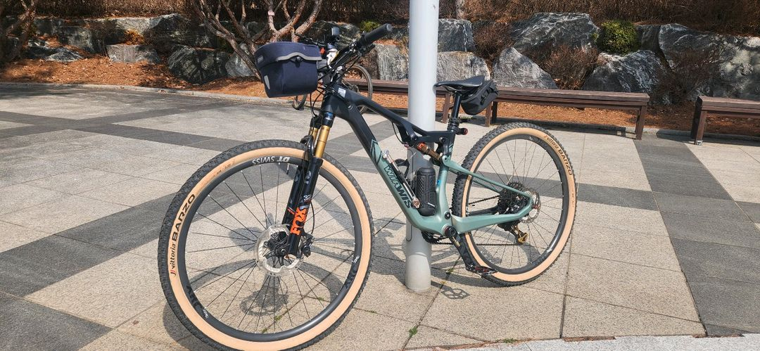 23년식 위아위스 프로알페카 사이즈M 판매합니다--0