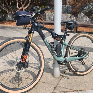 23년식 위아위스 프로알페카 사이즈M 판매합니다