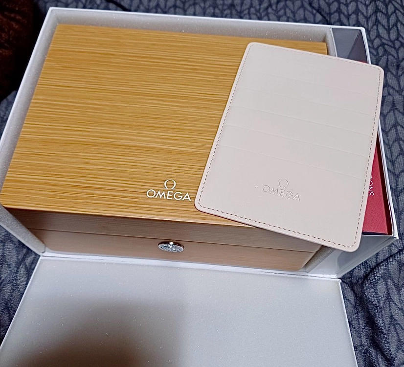 정품 오메가 시계 원목 케이스 + 보증서카드지갑 - 안심되는 중고거래
