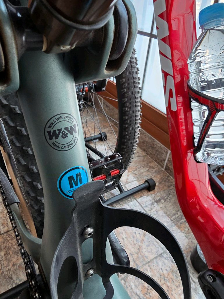 23년식 위아위스 프로알페카 사이즈M 판매합니다--4