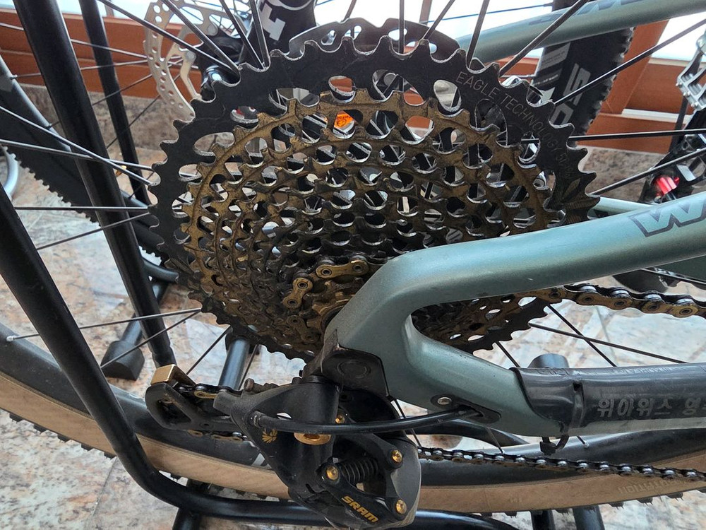 23년식 위아위스 프로알페카 사이즈M 판매합니다--6