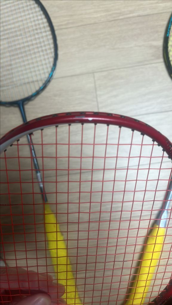 요넥스,빅터 배드민턴 라켓 이미지