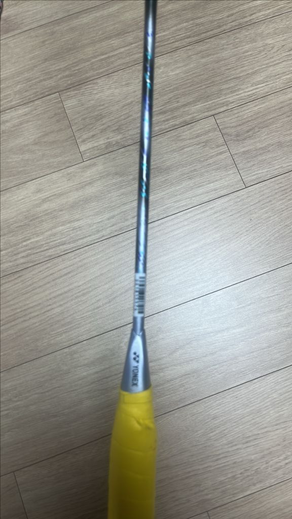 요넥스,빅터 배드민턴 라켓 이미지