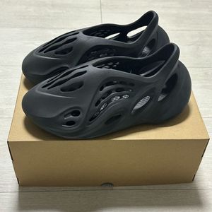 아디다스 이지 폼 러너 오닉스 255