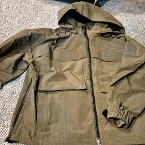 헌터 카키색 후드 바람막이 새상품 이미지