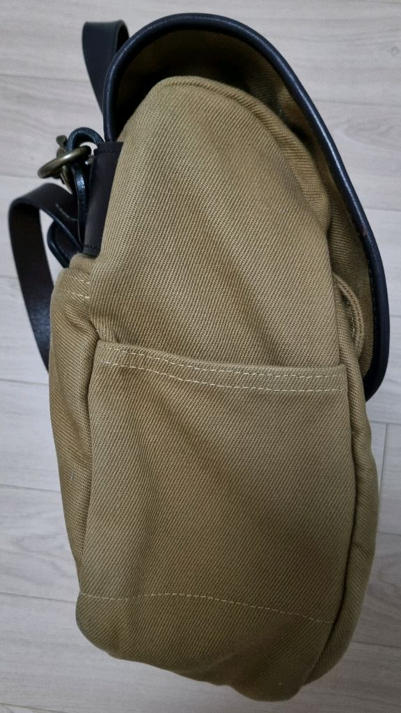 [FILSON] 필슨 미디움 필드백 TAN 이미지