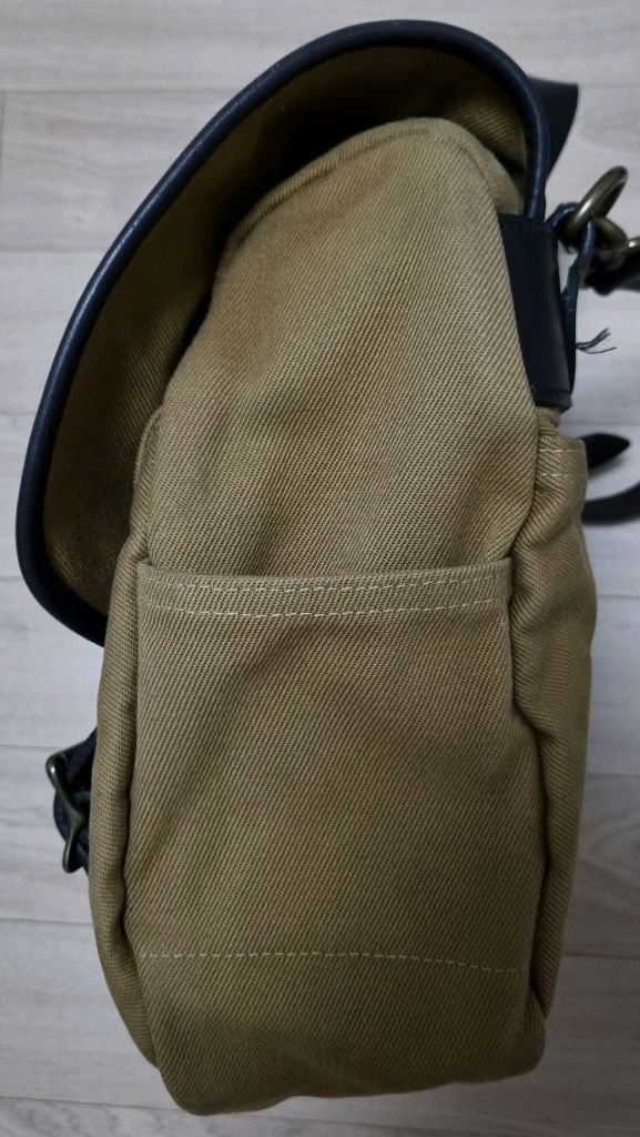 [FILSON] 필슨 미디움 필드백 TAN 이미지