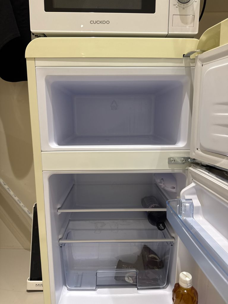 쿠잉 레트로 2도어 미니 냉장고 이미지