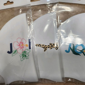 졸린 히비스키, 레오파드 샤크, 아리엘 수모 일괄판매