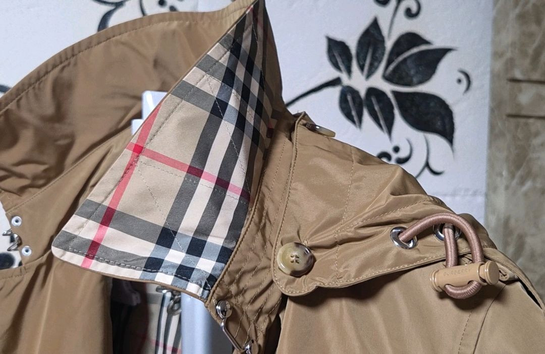 버버리 정품 후드 트렌치코트 판매합니다.--4