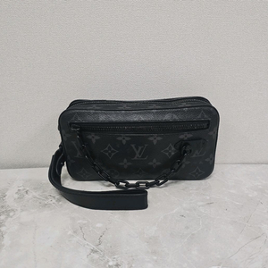 루이비통 포쉐트 볼가 모노그램 이클립스 클러치백 판매 이미지