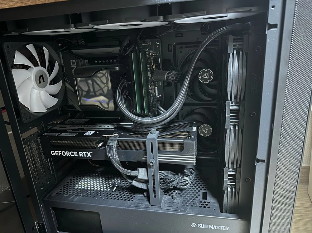 intel i9-13900k, 32GB, RTX 5080 고사양 PC 이미지