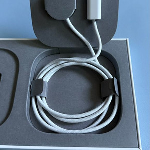 애플워치 울트라 충전기울트라2 블랙에 있던거 입니다거의 새상품과 동일중고로 판매하시는분이 구입하시거나필요하신분 구매