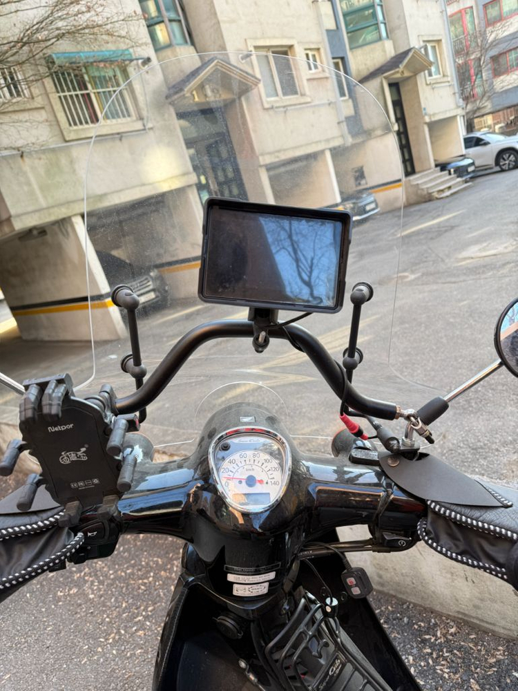 혼다 슈퍼커브 110 25년식--3