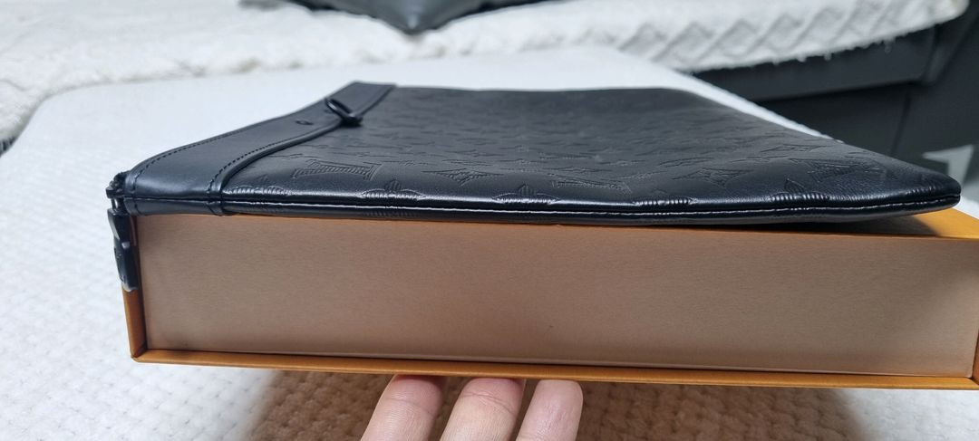 루이비통 디스커버리 쉐도우 클러치--2