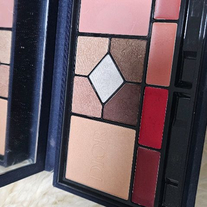 디올 홀리데이 멀티팔레트 이미지