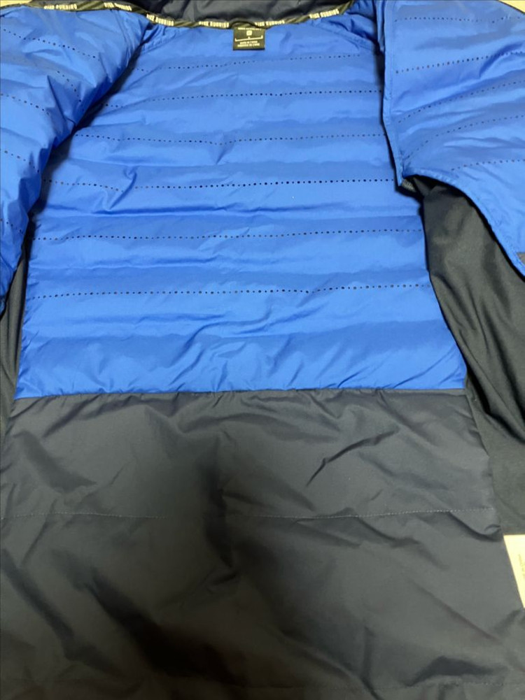 나이키 에어로로프트 자켓 이미지