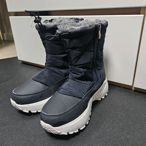 이누이트 키높이 패딩부츠 240-245mm(새상품)