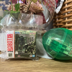 건담 로봇혼 미니어쳐 가챠(캐논,자쿠)