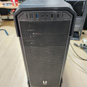 인텔 i5 9600K GTX1660 SUPER 게이밍PC