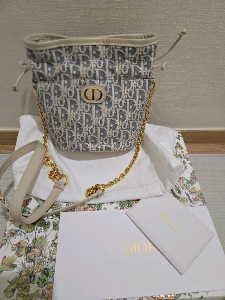 디올 몽테인 미니 버킷백(정품)--1