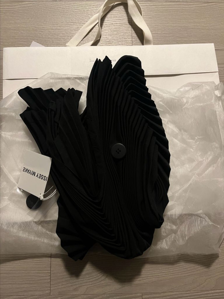 이세이미야케 26년 10월 웨이브 자켓--2