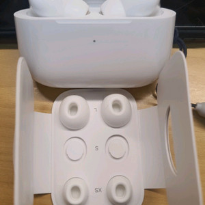 에어팟프로 2세대 이미지