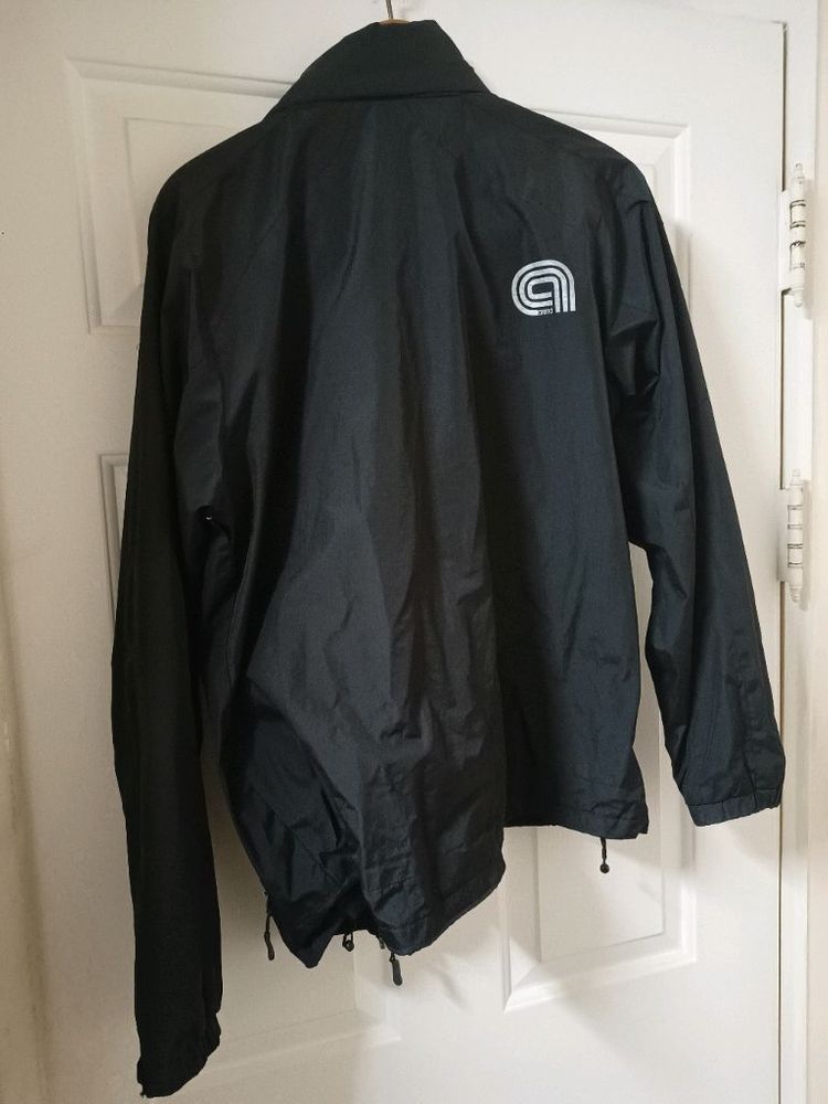 아레나 블랙 바람막이/자켓/점퍼 이미지
