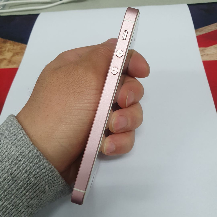 x아이폰SE1 로즈골드 AA급 중고폰 배터리100% 순정아이폰 레트로감성 사진폰 인스타 카메라폰 209994 이미지