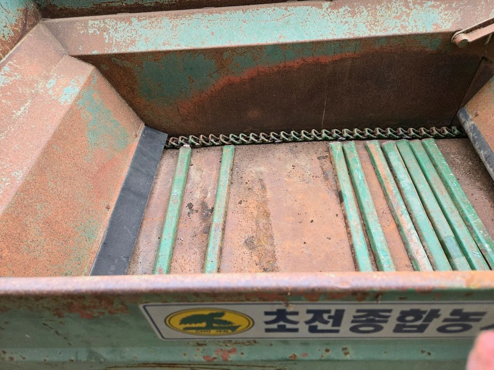 차량탑재형 퇴비살포기 이미지