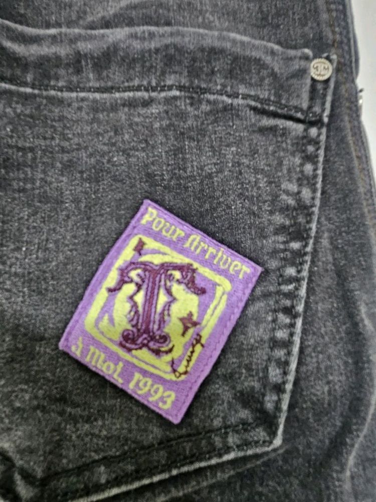 TIME POSTMODERN 와펜장식 블랙 데님 팬츠 64 이미지