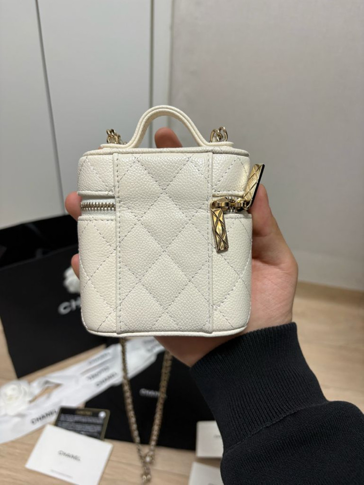 (새상품급, 정품) 샤넬 캐비어 램스킨 금장 베니티백 화이트 이미지