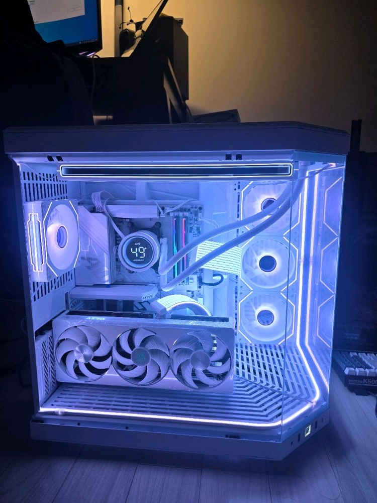 라이젠7 9800X3D RTX5080 Y70 본체 팝니다 이미지