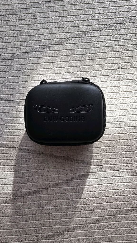 BMW 차량용품 판매(무선라우터,코모드거치대,와이퍼) 이미지