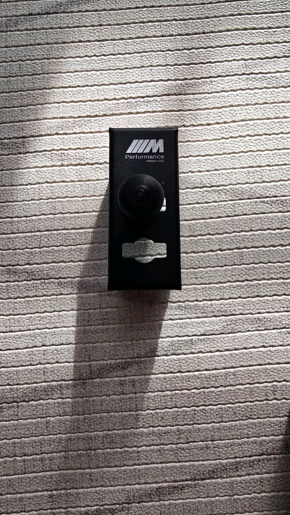 BMW 차량용품 판매(무선라우터,코모드거치대,와이퍼) 이미지