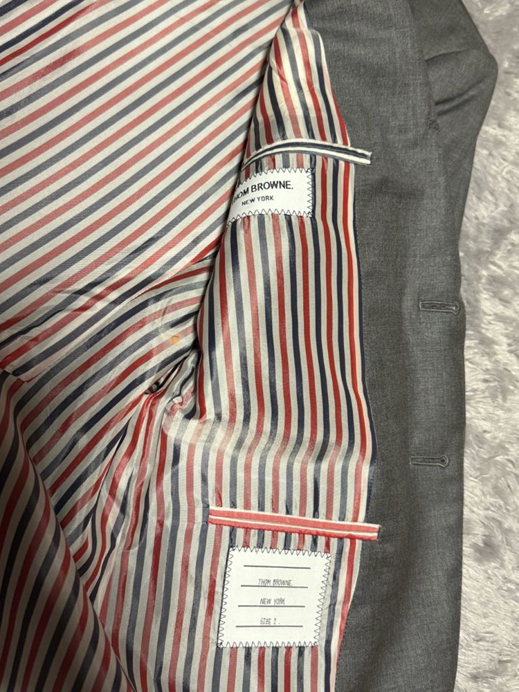 톰브라운 그레이 수트 2, 1--1