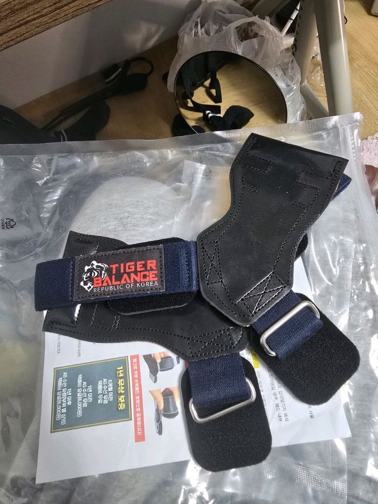 타이거 밸런스 리프팅 그립 바디리더 훅 그립 헬스 스트랩 팔아요타이거 밸런스 네이비 S사이즈 개당 25000원타이거 이미지