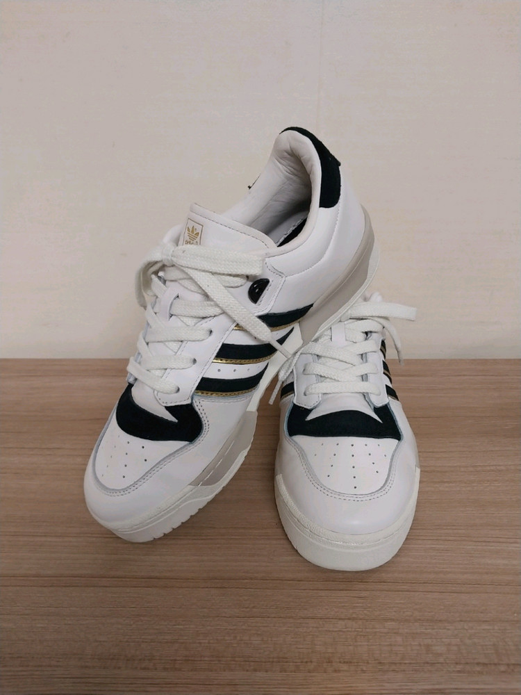 남성 아디다스 라이벌리 86 로우 가죽 스니커즈, 운동화 (255) 이미지